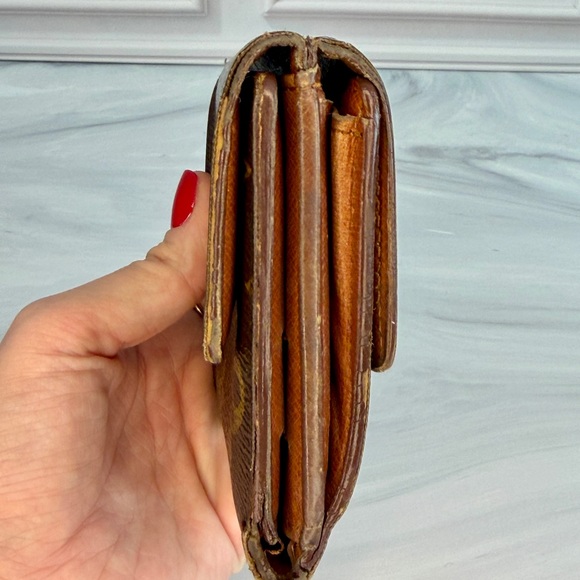 Louis Vuitton Monogram Elise Wallet | Authentic | Project Piece - Picture 5 of 10